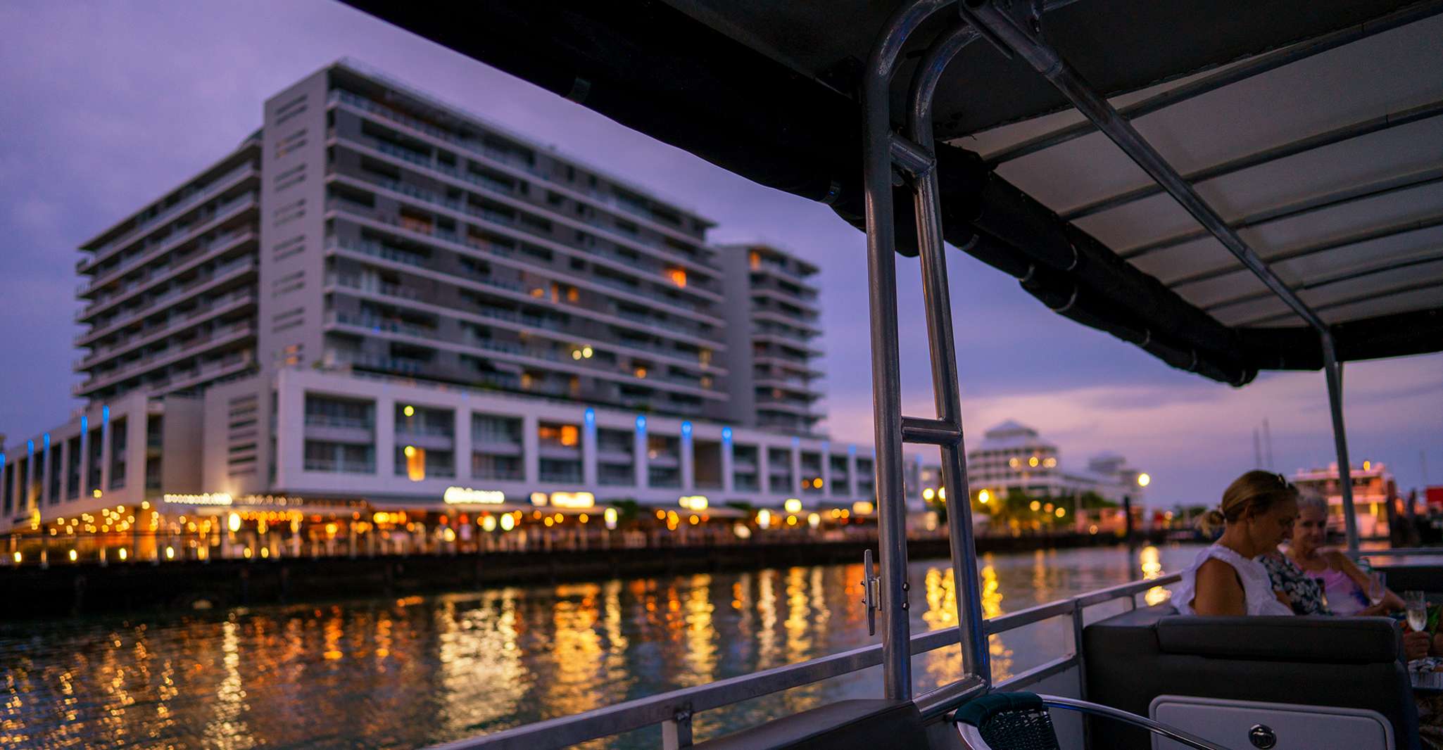 Cairns, Sunset River Cruise con snack e bevande - Hizvo