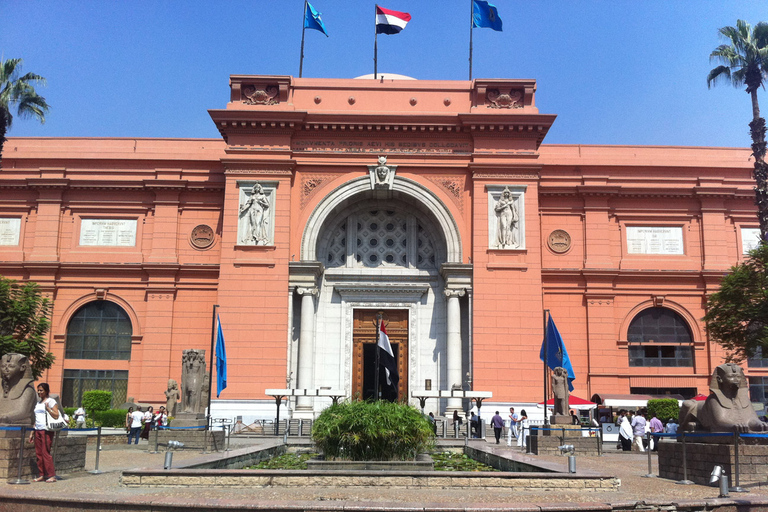 Desde Sharm El Sheikh: excursión privada de un día a El Cairo en avión