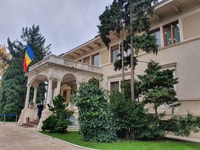Bucarest, Snagov, Ceaușescu Mansion, & Village Museum Tour - Hizvo