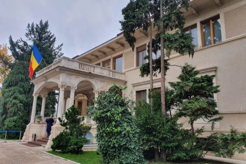 Bukarest: Snagov, Ceaușescu-Villa, & Dorfmuseum-TourBukarest: Dracula-Grab, Ceaușescu-Villa und Dorfmuseum