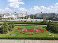 Bucarest, Snagov, Ceaușescu Mansion, & Village Museum Tour - Hizvo