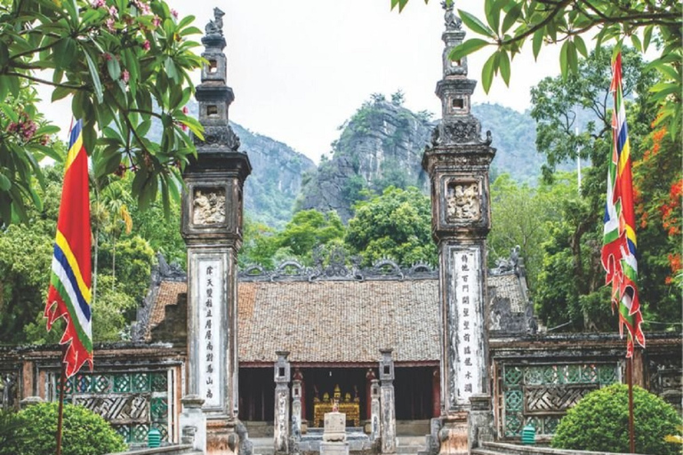 Hanoi: ciclismo, clase de cocina y excursión de un día al templo Thai Vi