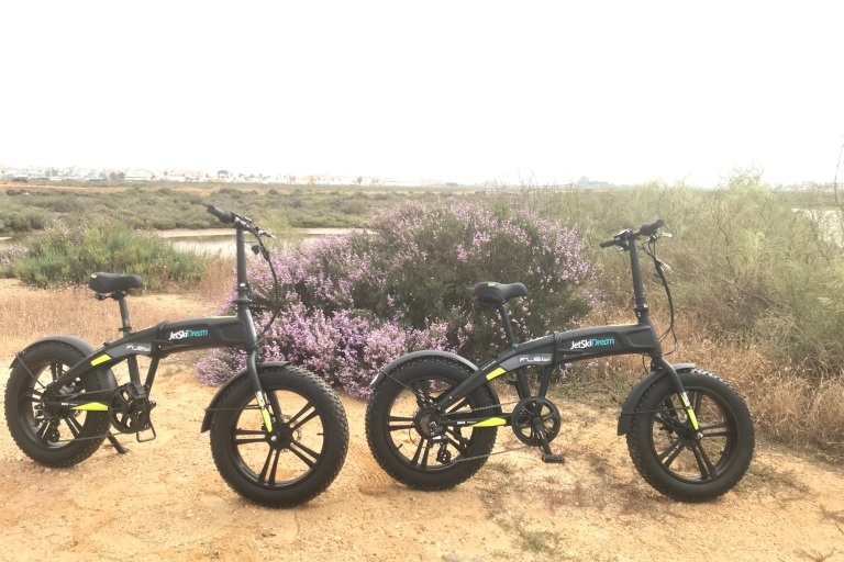 Punta del Moral: alquiler de bicicletas eléctricas al atardecer