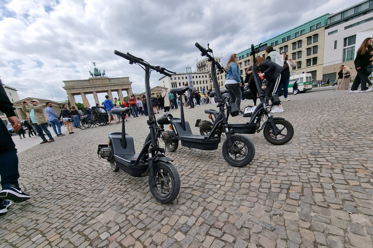 Berlin: Privat E-Scooter Highlights Tour