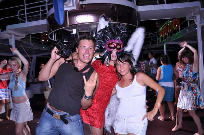 At give tilladelse Grusom Land From Side: Disco Yacht Party with Drinks in Alanya | GetYourGuide