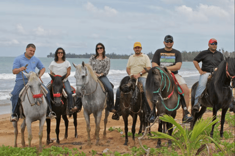 Parc de la forêt tropicale de Carabalí : balade à cheval sur la plage