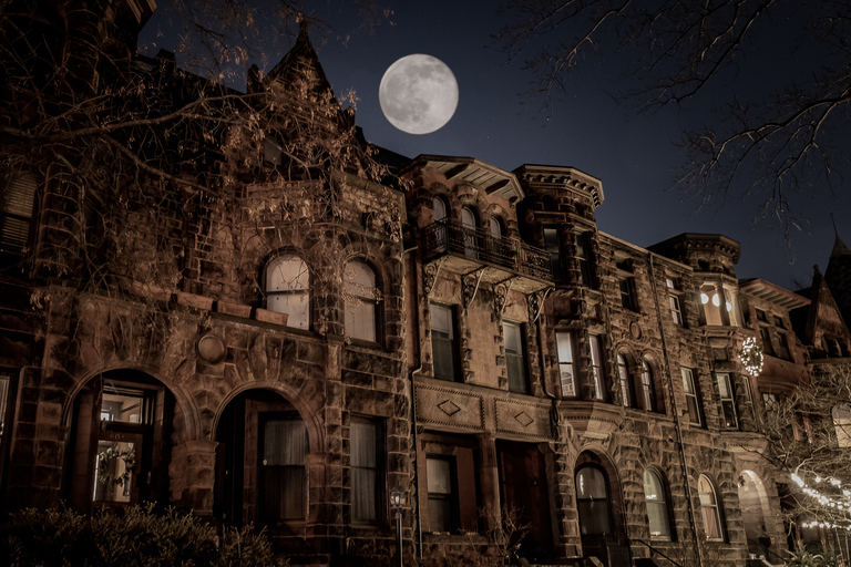 St. Paul: Twin Cities Haunts Ghost Walking Tour Mansions of Mystery 1.5-Hour Standard Tour