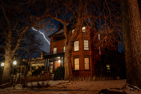 St. Paul: Twin Cities Haunts Ghost Walking Tour Mansions of Mystery 1.5-Hour Standard Tour