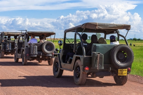 Siem Reap: recorrido en jeep por el campo al atardecer con bebidas