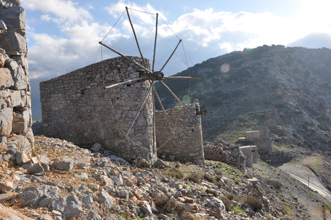 Agios ou Elounda: excursion d'une journée à la grotte de Zeus et au palais de KnossosVéhicule limousine ou SUV 3 places de classe premium