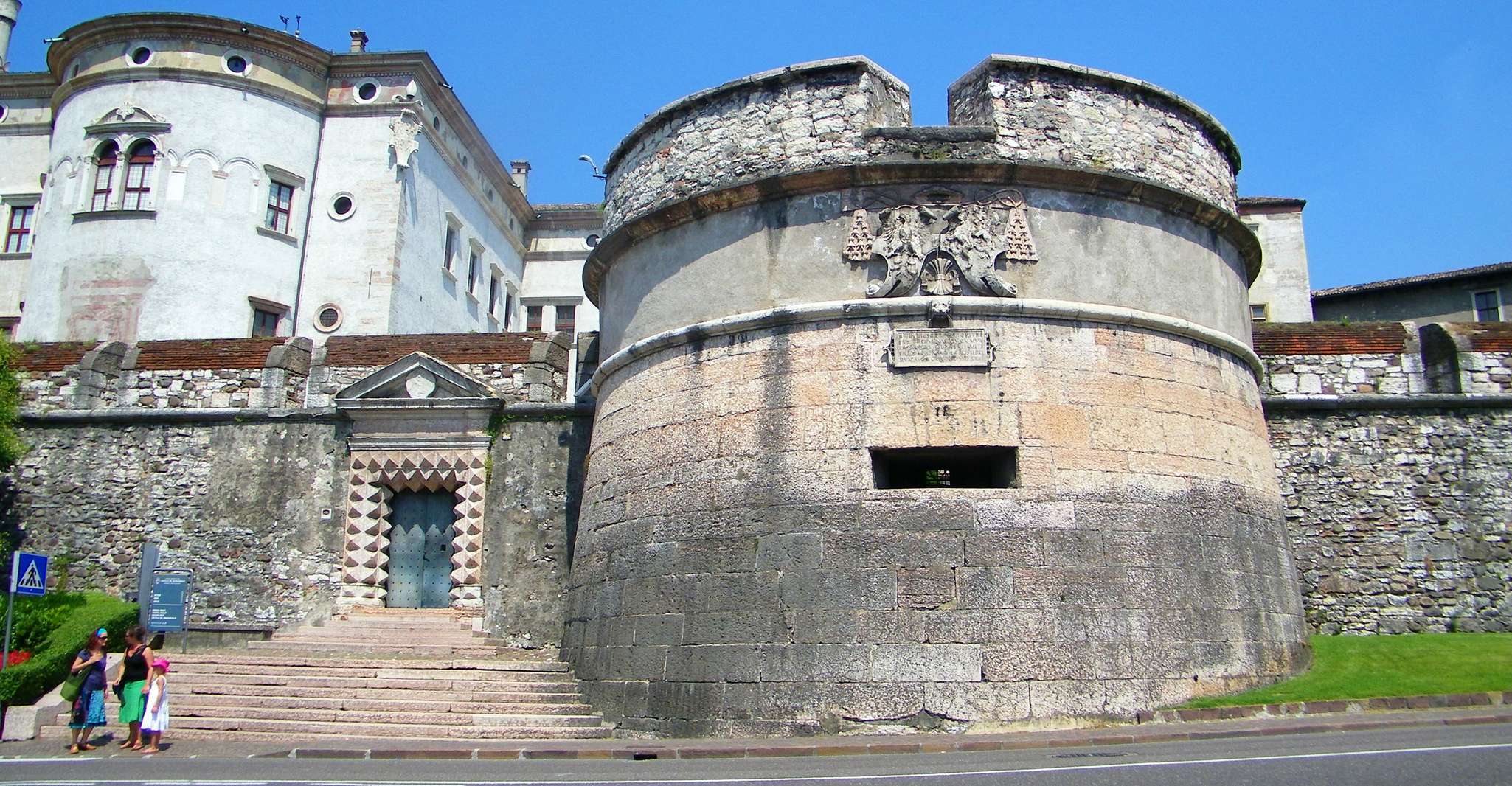 Trento private tour, medieval atmosphere of lovely old town - Housity