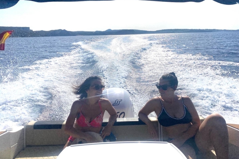 Minorque : Coucher de soleil romantique en bateau privé pour Puerto de MahónMinorque: Coucher de soleil romantique en bateau privé avec cava et sucré