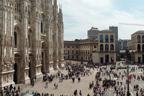 Milano: Hoppa över kön Duomo &amp; La Scala Museum Guidad turMilano: Guidad Tur till Duomo och La Scala