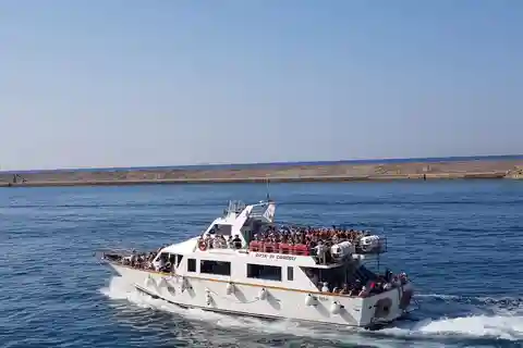 Genoa: Full-Day Cinque Terre Sightseeing Cruise