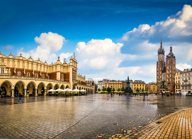 Krakow: Old Town Rynek Underground Entry and Guided Tour