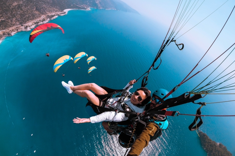 Von Fethiye aus: Tandem Paragliding mit Hotelabholung
