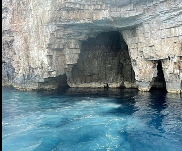 From Hvar: Blue Cave, Green Cave & 5 Islands Speedboat Tour