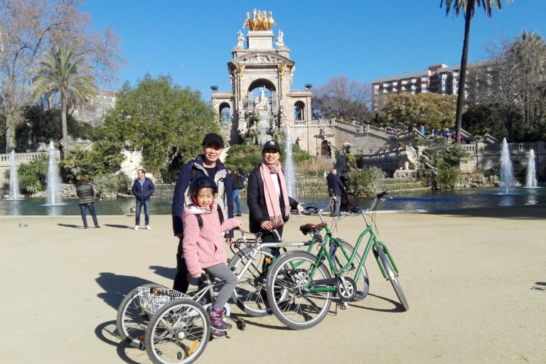 Barcelona: Wycieczka rowerowa dla rodzinWspólna wycieczka grupowa