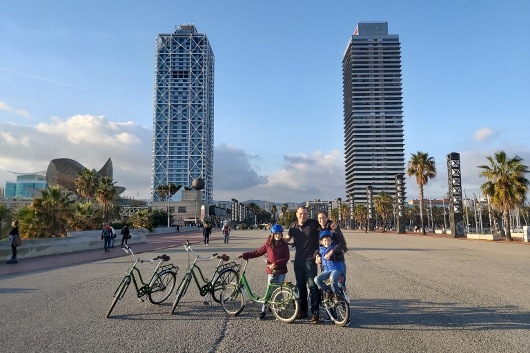 Barcelona: tour en bicicleta para familiasTour en grupo compartido