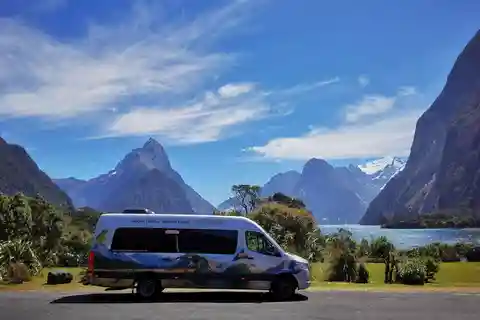 Von Queenstown: One Way Scenic Transfer zum Mt Cook