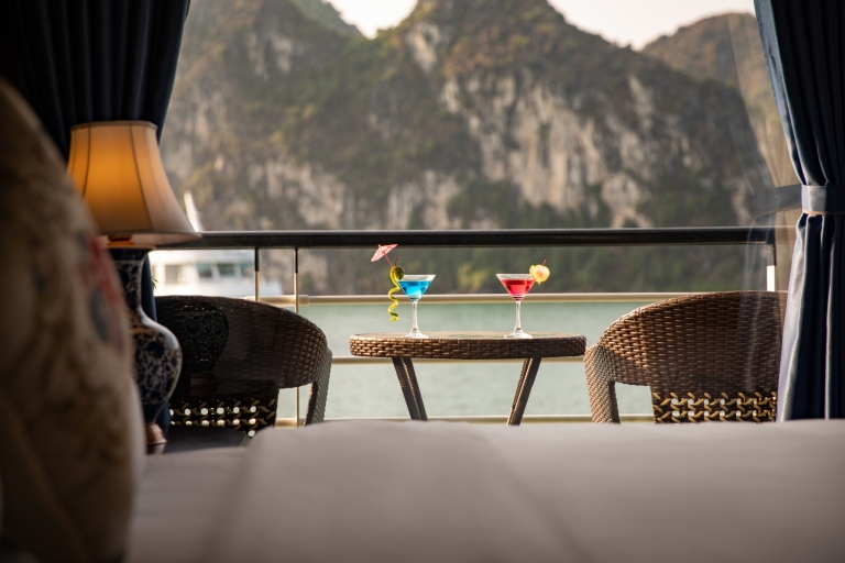 Lan Ha Bay: 2 Tage 1 Nacht Luxuskreuzfahrt, Schwimmen, KajakfahrenLan Ha Bay: 2 Tage Luxuskreuzfahrt mit privatem Balkon