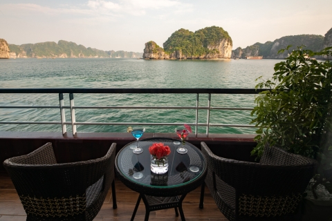 Lan Ha Bay: 2 Tage 1 Nacht Luxuskreuzfahrt, Schwimmen, KajakfahrenLan Ha Bay: 2 Tage Luxuskreuzfahrt mit privatem Balkon
