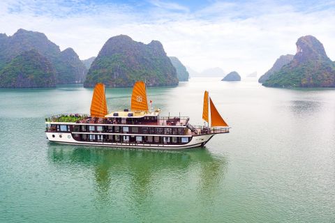 Da Hanoi: crociera a 5 stelle nella baia di Ha Long di 2 giorni e cabina con balcone