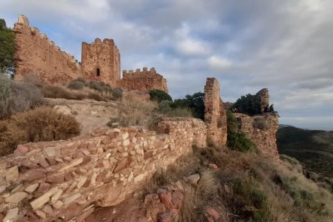 Valencia: Serra Castle & Sierra Calderona Private Tour