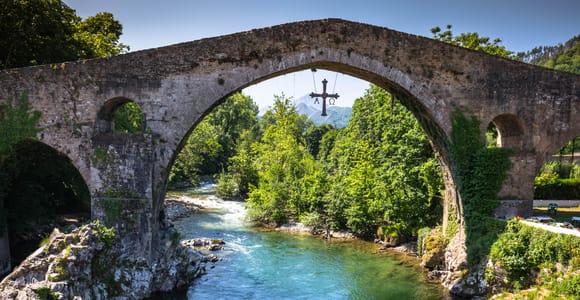 Von Santander oder Llanes aus: Covadonga-Seen & Cangas de Onis