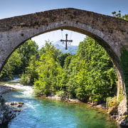 From Santander or Llanes: Covadonga Lakes & Cangas de Onis