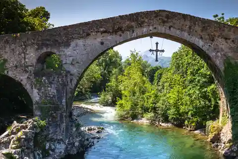 Von Santander oder Llanes aus: Covadonga-Seen & Cangas de Onis