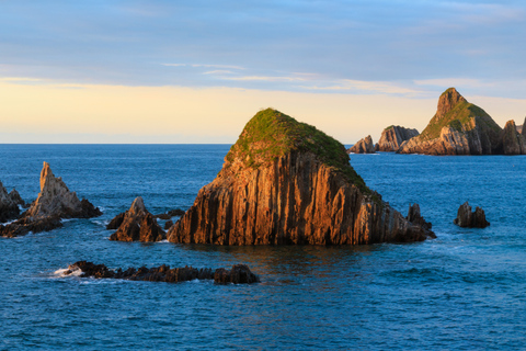 From Gijón:Ribadesella, Llanes, & San Vicente de la Barquera Tour in Spanish