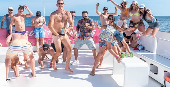 Cabo San Lucas: Hip Hop Boat Party with Unlimited Drinks