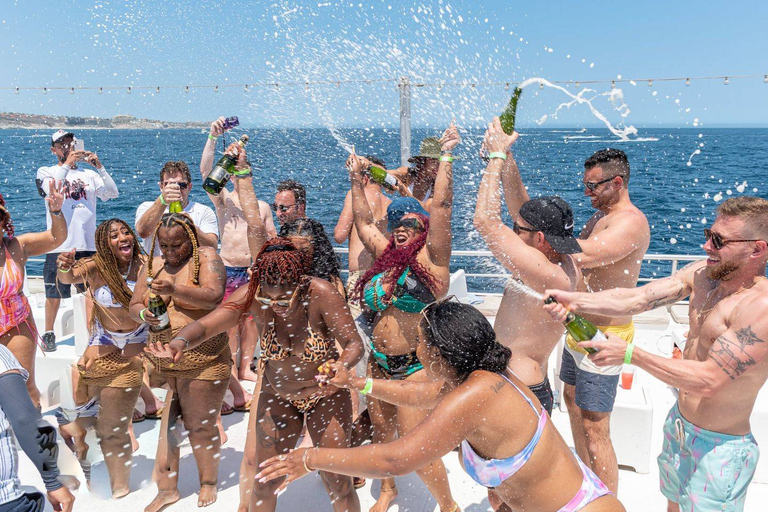 Cabo San Lucas: Hip Hop Bootfeest met onbeperkt drankjesHip Hop Sessies Boat Party Cabo San Lucas