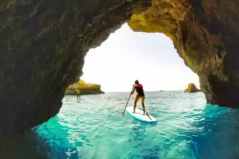 Albufeira: Caves and Private Beaches SUP Paddleboarding Tour