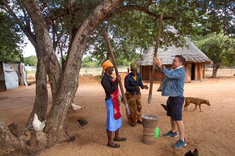 Victoria Falls Simbabwe: Village Tour mit traditionellem Mittagessen