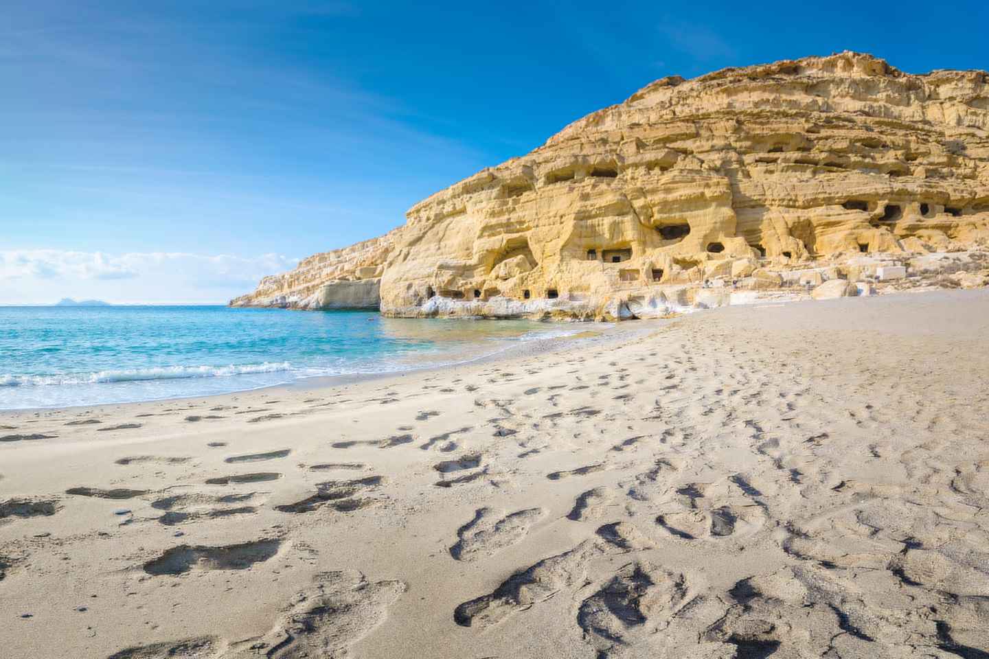 From Heraklion: Day Trip to Matala Hippie Beach and Caves