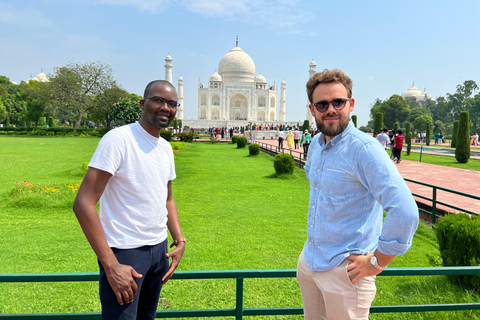 De Delhi: Passeio de carro pelo nascer do sol em Agra com café da manhã