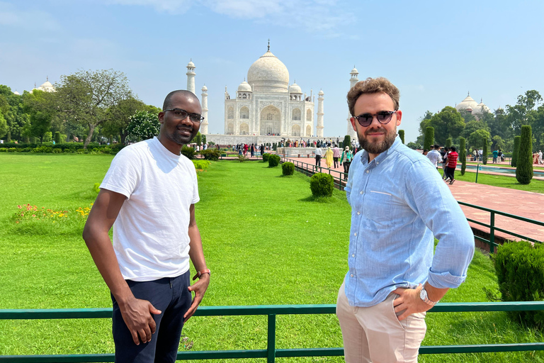 De Delhi: Passeio de carro pelo nascer do sol em Agra com café da manhã