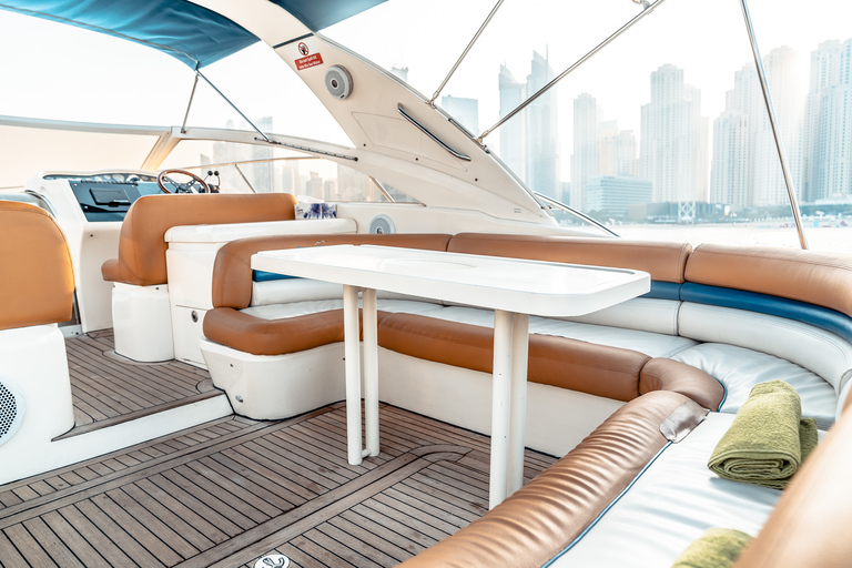 Dubai: Private Luxury Everest Yacht Cruise from Dubai Marina 1 Hour Cruise