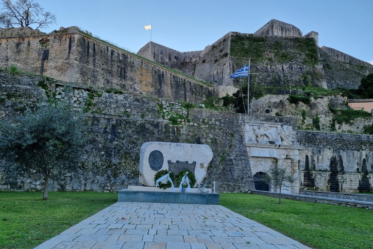 Corfu: begeleide wandeltocht met donkere geschiedenis met verhaal