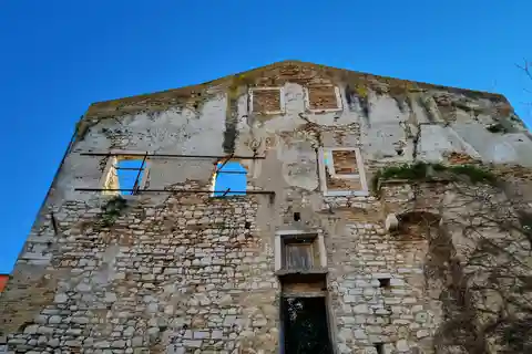 Shadows of the Past: Corfu Town Dark History Walking Tour