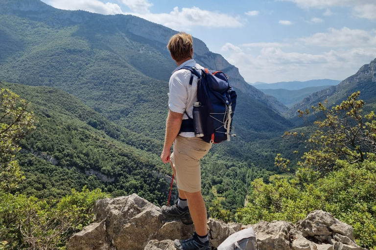 Walking Tour and Swim Waterfalls of the Pyrenees MountainsHiking and Swim Waterfalls of the Pyrenees Mountains