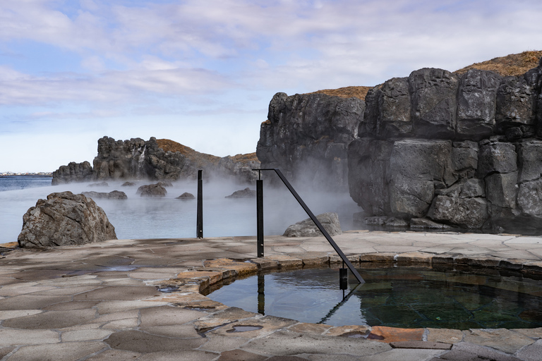 Reykjavik: Sky Lagoon Entrance Pass With 7-Step Spa RitualSaman Pass with 7-Step Spa Ritual