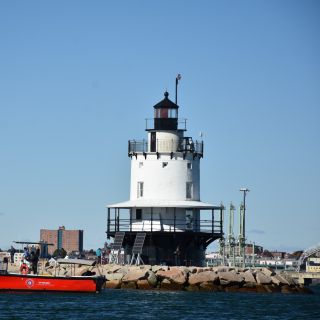 Portland: Sunset Harbor Cruise in Casco Bay with Drinks