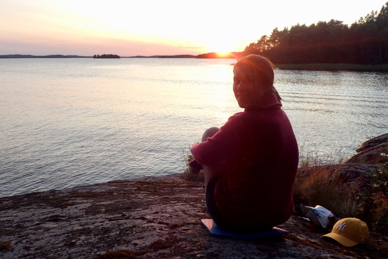 Stockholm: Sunset Kayak Tour on Lake Mälaren with Tea & Cake