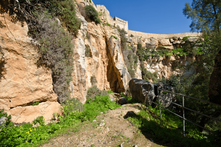 Malta: Tour guidato di Marsaxlokk, della Grotta Azzurra e di QrendiCon guida parlante inglese