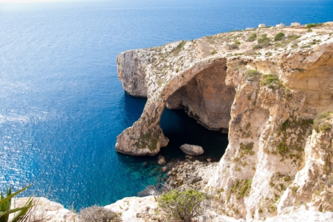 Visite guidée de Marsaxlokk, de la grotte bleue et de QrendiDe La Valette: visite guidée de la grotte bleue de Marsaxlokk et de Qrendi