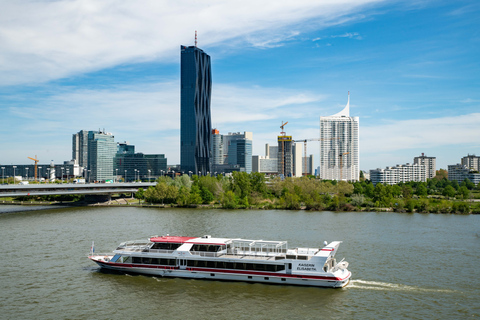 Von Wien aus: Tagesausflug nach BratislavaAb Wien: Tagesbootsfahrt nach Bratislava mit Weihnachtsmarkt