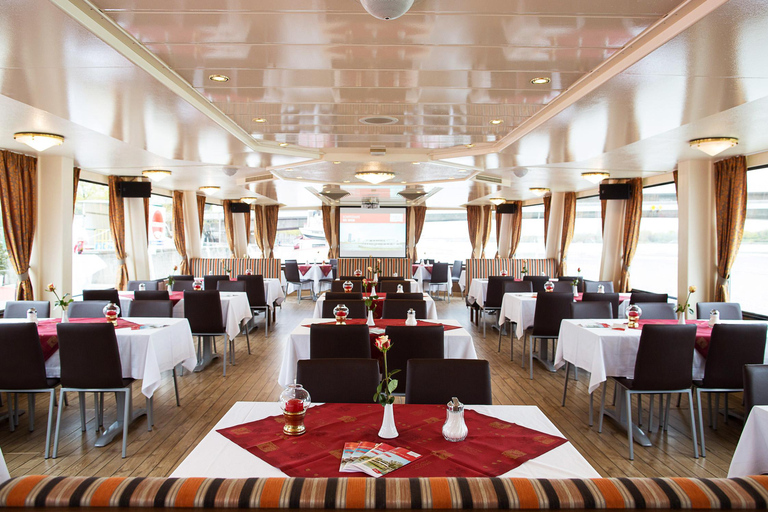 Vienna: crociera sul Danubio con specialità viennesi facoltativeCrociera sul Danubio di 3,5 ore con pranzo